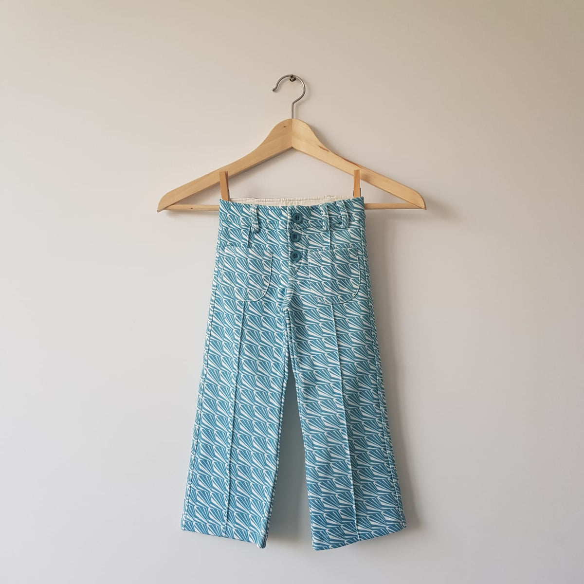 This is a Color - Summer Pants Flared Diamonds Blue Ecru Summer Pants Diamonds Blue with wide legs